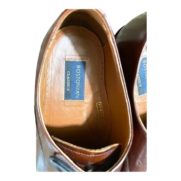 BOSTONIAN FIRST FLEX, MENS BROWN LEATHER DRESS SHOES. SIZE 11 1/2M
