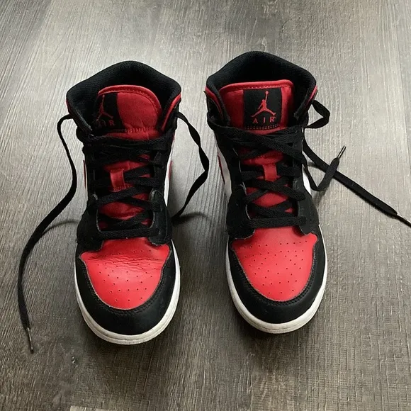 Boys Air Jordan 1 Mid