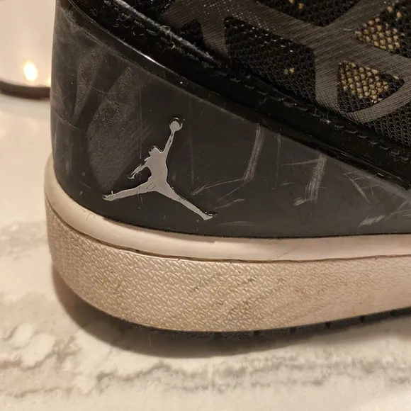 Boys Nike air Jordans size 5.5 Y