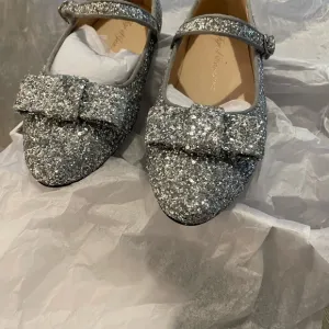 Brand New Age of Innocence Glitter Bow Shoes size 33