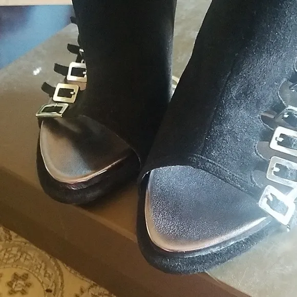 Brand new bebe dressy shoes with zipper i