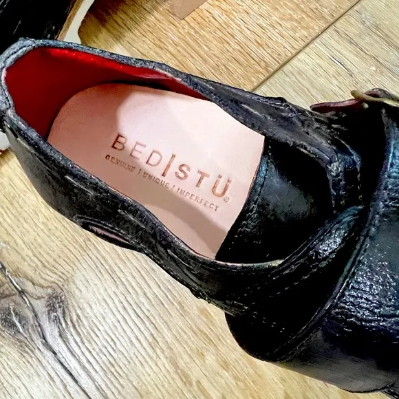 Brand New in Box Bed Stu Dagney 9.5