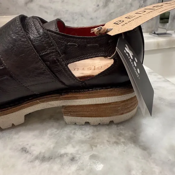 Brand New in Box Bed Stu Dagney 9.5