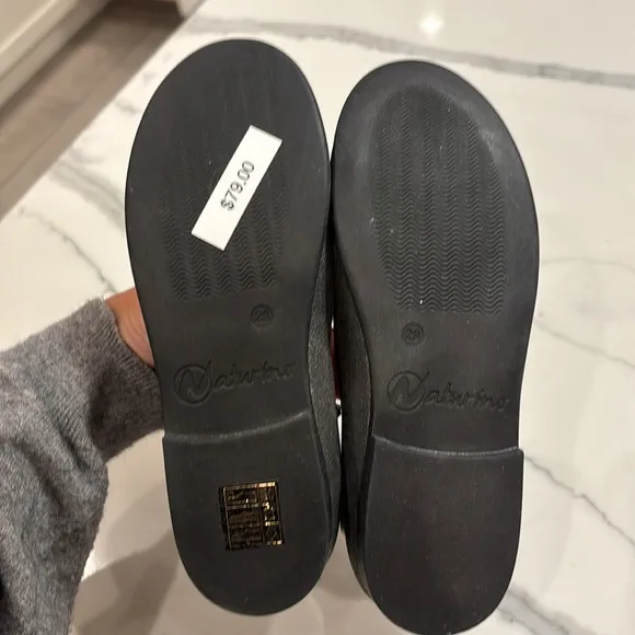 Brand new Naturino girls dress shoes dark gray with stones size 29