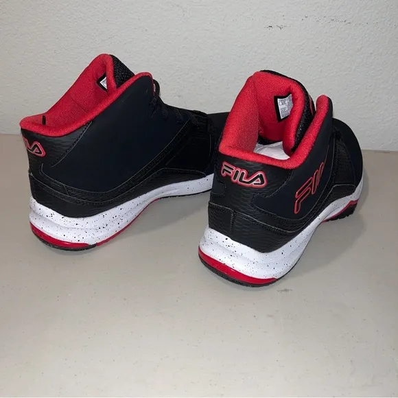 Brand New W/box FILA BREAKAWAY 12 TRAINERS SPORTS MEN SHOES BLACK/RED SIZE 9.5
