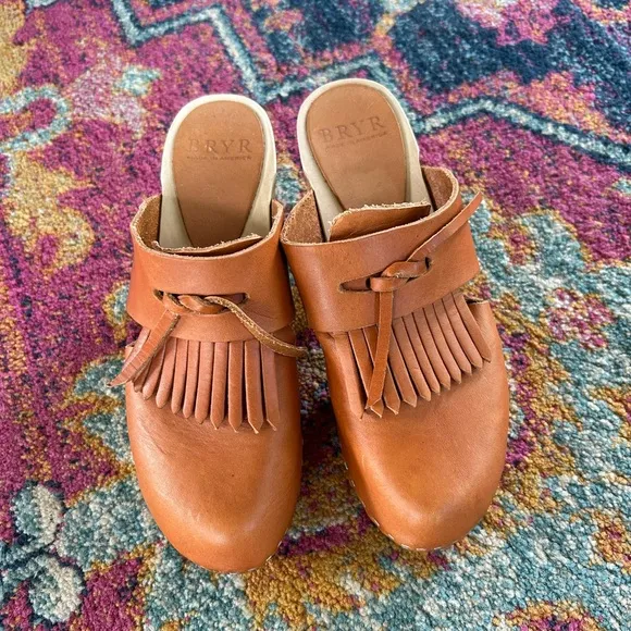 BRYR | Women's Tan Leather Penny Tassel Clog Mid Heel, peel a boo sides, sz 6.5
