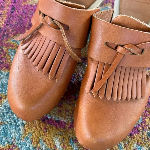 BRYR | Women's Tan Leather Penny Tassel Clog Mid Heel, peel a boo sides, sz 6.5