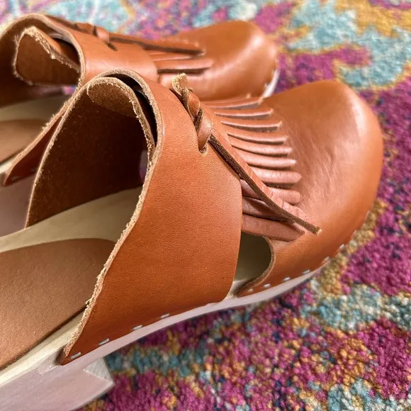 BRYR | Women's Tan Leather Penny Tassel Clog Mid Heel, peel a boo sides, sz 6.5