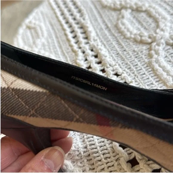 Burberry Women's Plaid Pumps - Black and Tan
