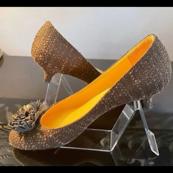 Butter Tweed Brown Gold Kitten Heel Pumps Women’s Shoes Size 7.5 Medium.