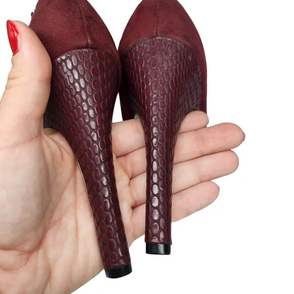 Calvin Klein Shoes Womens 7.5 Burgundy Red Heels Closed Toe Stiletto Embossed
