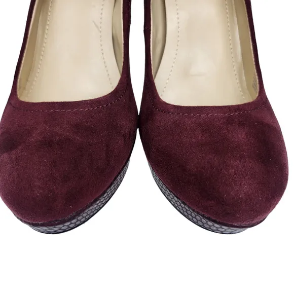 Calvin Klein Shoes Womens 7.5 Burgundy Red Heels Closed Toe Stiletto Embossed