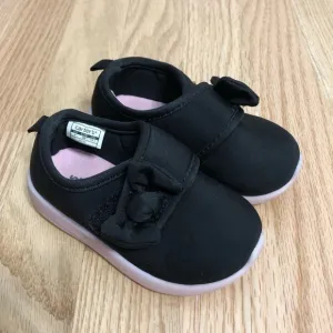 Carters Black Bow Stick Closure Shoes Sz 6 Kids