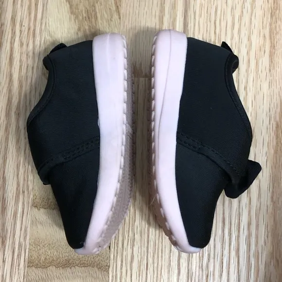 Carters Black Bow Stick Closure Shoes Sz 6 Kids