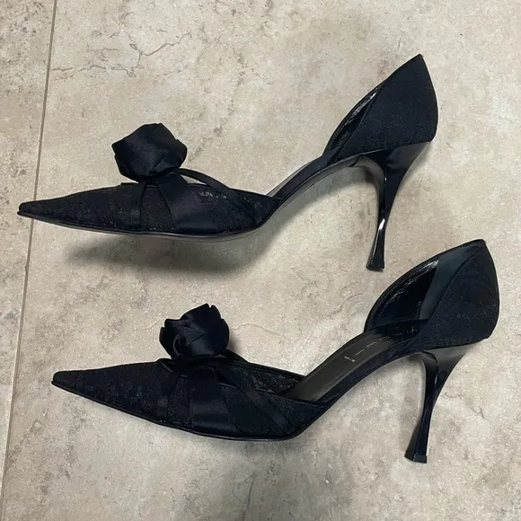 Casadei Black Lace Pattern Leather Trim Flower Accent Pointed Pumps. Size 8.5