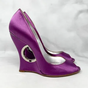 CASADEI Silk Satin Engraved Logo Metal Ring Cutout Wedge Heel Pumps Vintage 6.5