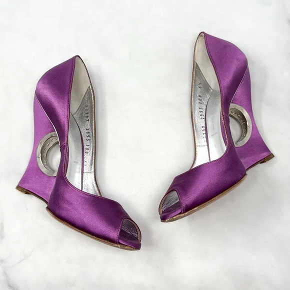 CASADEI Silk Satin Engraved Logo Metal Ring Cutout Wedge Heel Pumps Vintage 6.5