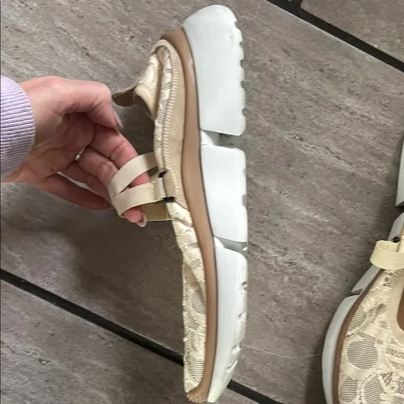 Chloe Cream Lace Women's Shoes Euro size 40
