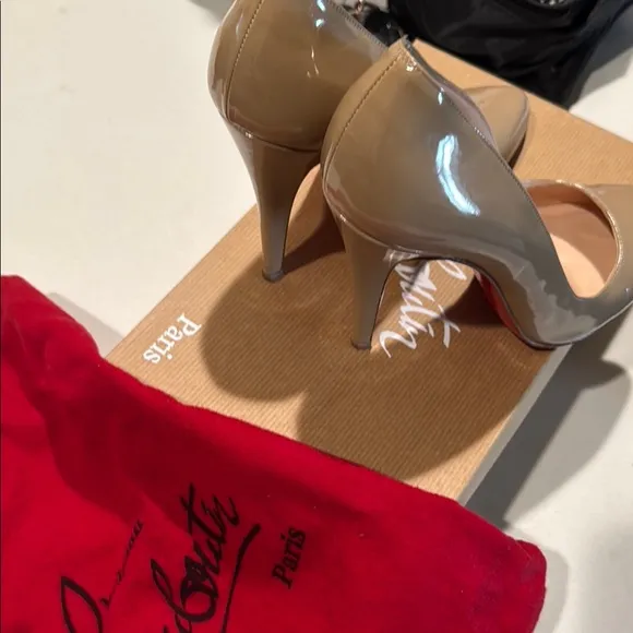 🪩Christian louboutin MIA pumps