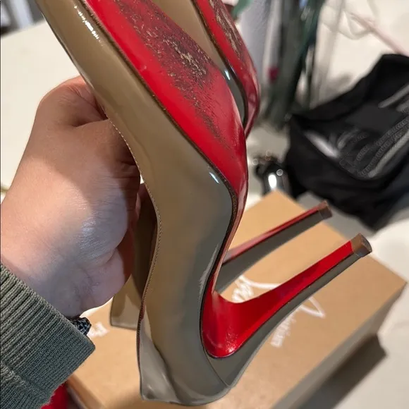 🪩Christian louboutin MIA pumps