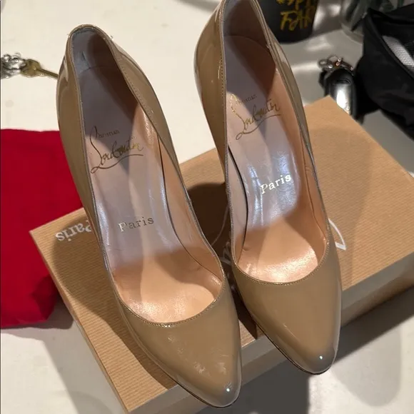 🪩Christian louboutin MIA pumps