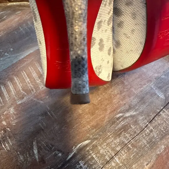 Christian Louboutin Round Toe Gray and Cream Leopard Heels, size 9 EUC