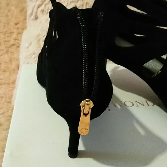 Christian Siriano &quot;Scarlett&quot; Suede Cut Out Heels NWT