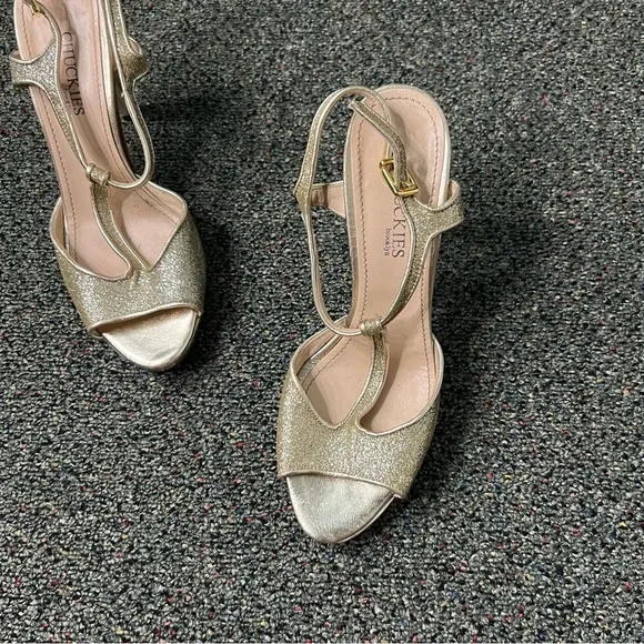 CHUCKIES VERO CUOIO Gold Sparkly Strappy Platform Stiletto Italy Heels Shoes 7.5