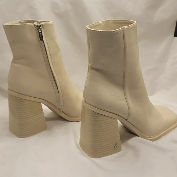 Circus by Sam Edelman Layla Square Toe Ivory Square Toe Boots Size 11 NWOB