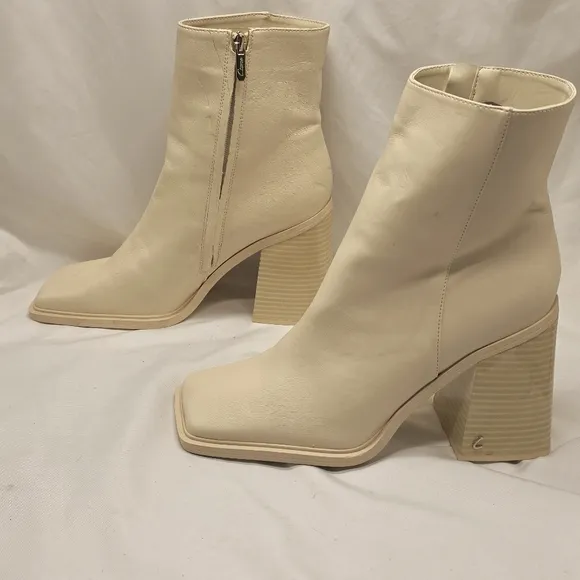 Circus by Sam Edelman Layla Square Toe Ivory Square Toe Boots Size 11 NWOB