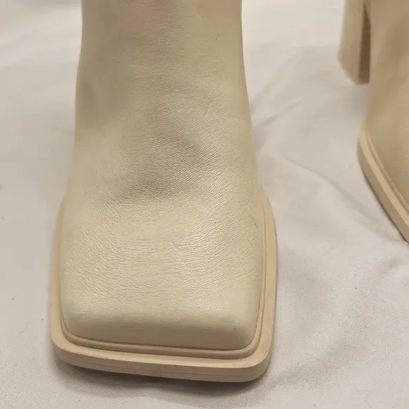 Circus by Sam Edelman Layla Square Toe Ivory Square Toe Boots Size 11 NWOB