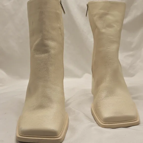 Circus by Sam Edelman Layla Square Toe Ivory Square Toe Boots Size 11 NWOB