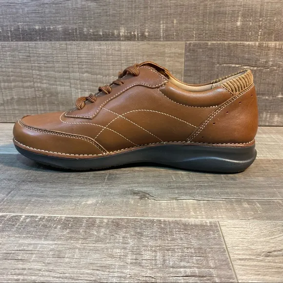 Clarks Appley Tie Dark Tan Leather