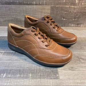 Clarks Appley Tie Dark Tan Leather