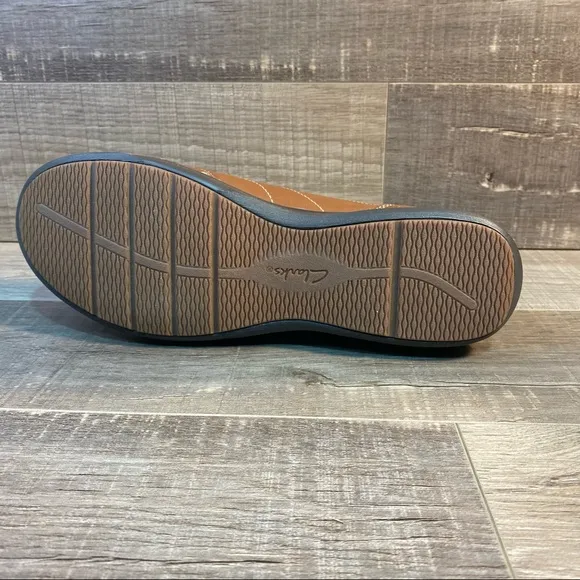Clarks Appley Tie Dark Tan Leather