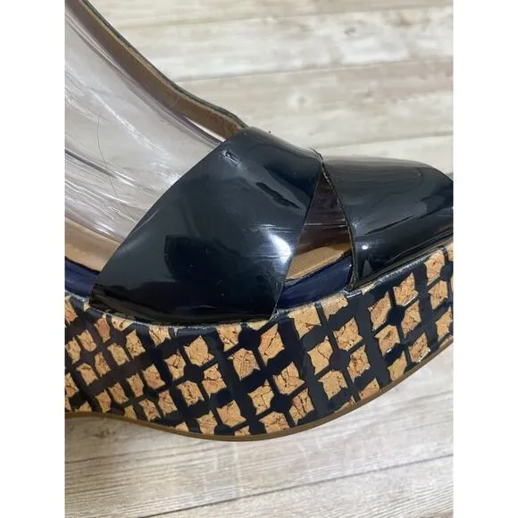 Clarks Heels Womens Size 9M Navy Patent Leather Strappy Wedge Sandals