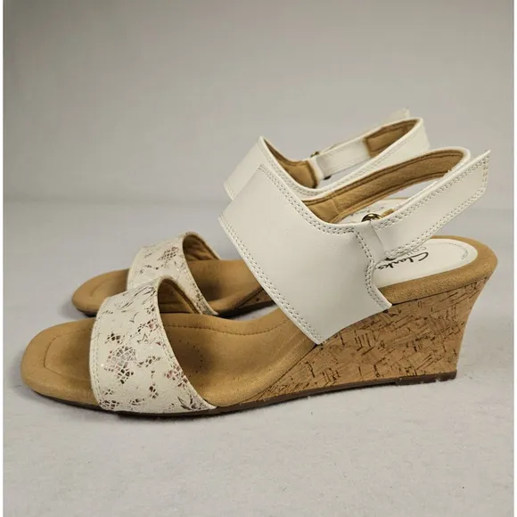 Clarks Kyarra Faye Sandals Size 7.5 Leather 26171239 Cork Wedge White Floral NEW