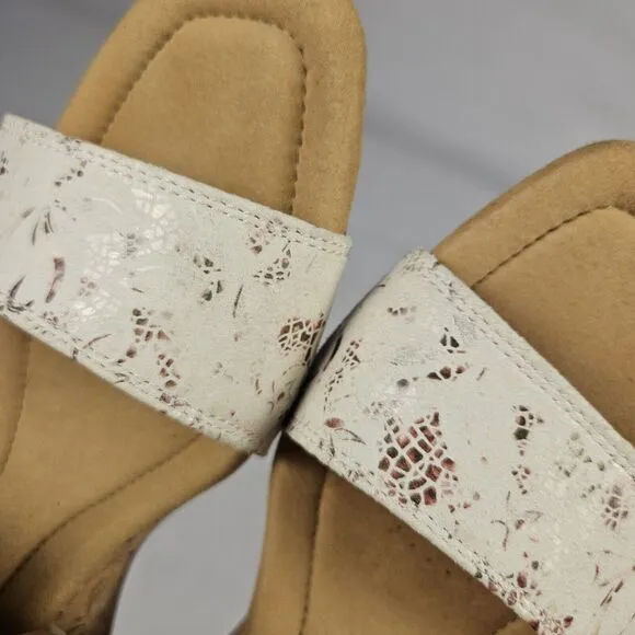 Clarks Kyarra Faye Sandals Size 7.5 Leather 26171239 Cork Wedge White Floral NEW