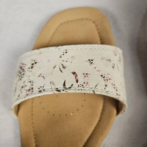 Clarks Kyarra Faye Sandals Size 7.5 Leather 26171239 Cork Wedge White Floral NEW