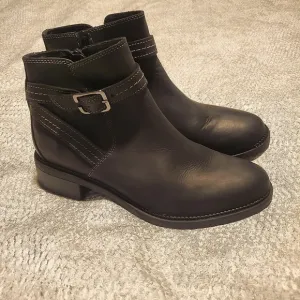 Clarks Maye Strap women's black Size 10