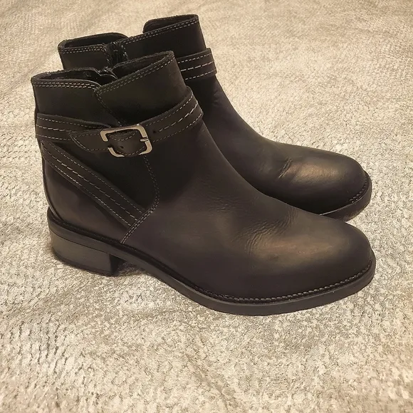 Clarks Maye Strap women's black Size 10