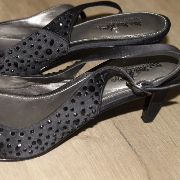 Coach And Four Beaded Shoes Sling- Back Pumps Heel Women's Size 7 Black