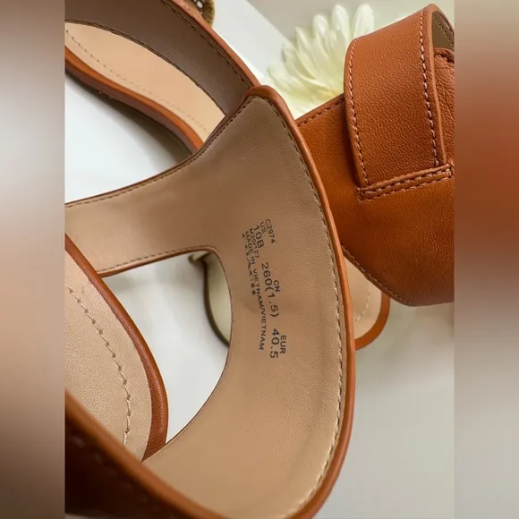COACH Hazelnut Marci  Leather Sandal Sz 10B