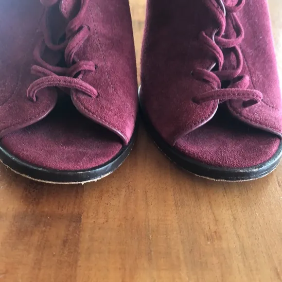 Coach Lena Lace Up Gladiator‎ Peep Toe Zip Back Bootie Burgundy Suede Sz 7 - EUC
