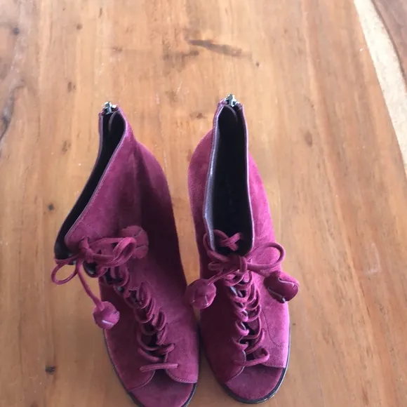 Coach Lena Lace Up Gladiator‎ Peep Toe Zip Back Bootie Burgundy Suede Sz 7 - EUC