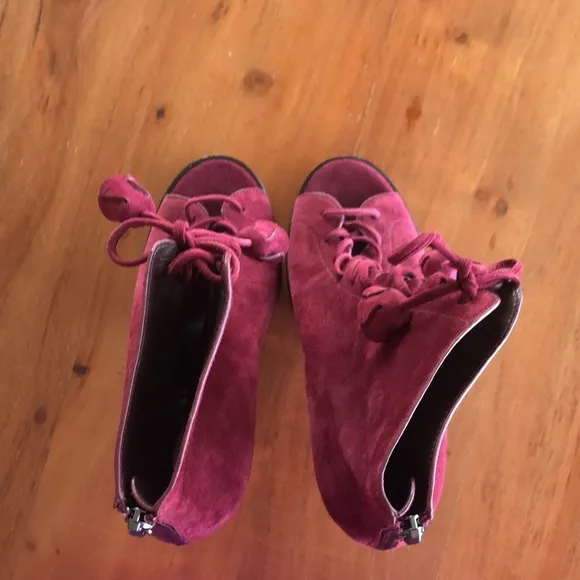 Coach Lena Lace Up Gladiator‎ Peep Toe Zip Back Bootie Burgundy Suede Sz 7 - EUC