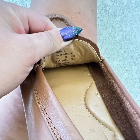 Coach Mary lock up flats loafers caramel brown pebbled leather Sz 6.5