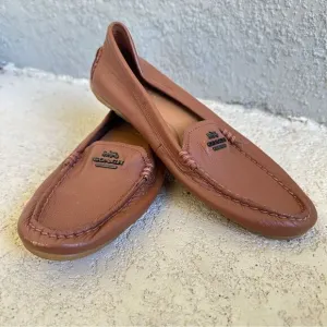 Coach Mary lock up flats loafers caramel brown pebbled leather Sz 6.5