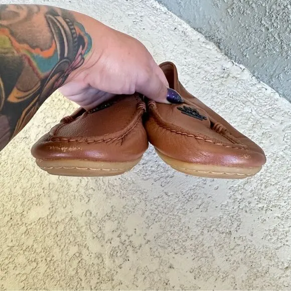 Coach Mary lock up flats loafers caramel brown pebbled leather Sz 6.5