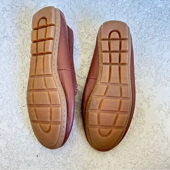 Coach Mary lock up flats loafers caramel brown pebbled leather Sz 6.5
